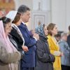 ​Петро Порошенко привітав українців з Великоднем і запевнив, що війна скоро закінчиться
