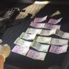 ​Прокуратура викрила на хабарі держслужбовця Святошинської РДА