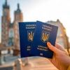 ​Безвізовий режим для України опинивсяя під загрозою: експерт назвала причину.