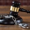 ​Засуджено працівника банку та перекладача, які зняли з рахунку іноземця близько півмільойона гривень