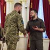 ​Російське вторгнення в Україну : Зеленський вручив українським воїнам нову відзнаку «Хрест бойових заслуг»