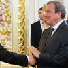 У Кремлі заявили, що Путін провів "дружню" розмову зі Шредером