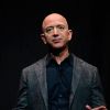 Глава Amazon Джефф Безос випробував механізовані руки
