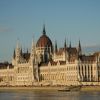 Парламент Угорщини схвалив поправки для усунення президента