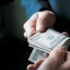 ​На Запоріжжі затримано службових осіб двох підприємств області, які вимагали від керівника підприємства неправомірну вигоду