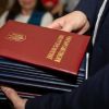 ​Не встигли піти, як вже повертаються: МОН повернуло червоні дипломи для студентів 