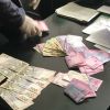 Затримали харківського викладача на хабарі