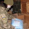 Військовим медикам на Донбасі передали костюми біологічного захисту та експрес-тести