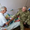 ​Командувач Об’єднаних Сил ЗС України генерал-лейтенант Сергій Наєв зустрівся з військовослужбовцями, які перебувають на лікуванні.