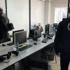 ​CБУ блокувала діяльність двох нелегальних call-центрів, через які щодня у банківських клієнтів викрадали до 20 тисяч доларів США