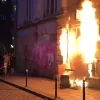 ​У Франції під час протестів мітингарі підпалили поліцейський відділок – The Sun