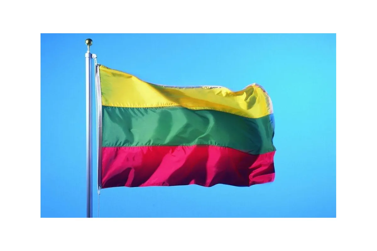 Литва «відкрила небо» для України