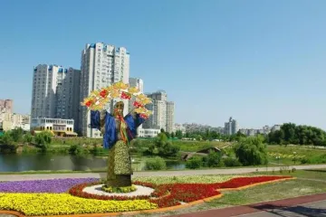 ​Гостей столиці зустрічатиме Берегиня-Мати з квітів