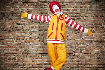 ​Обмеження використання символу «McDonald’s» у масових заходах