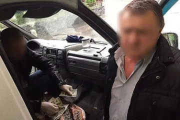 ​Кіровоградського чиновника спіймали на хабарі