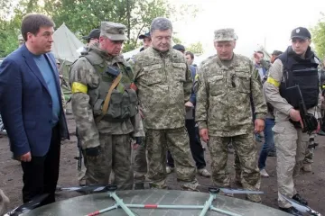 ​Петро Порошенко виступає за відвід 100-мм зброї