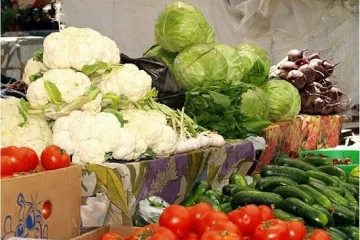 ​В Україні різко дешевшають овочі