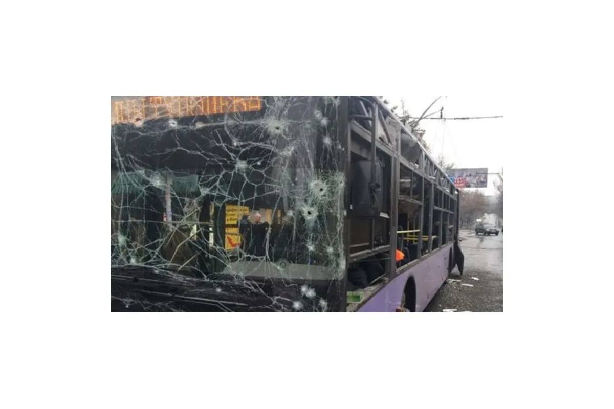 Новини України: Сім загиблих після обстрілу тролейбусної зупинки в Донецьку