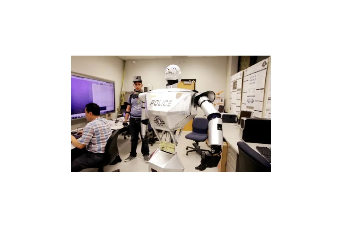 Правопорядок у Дубаї охоронятиме робот-поліцейський