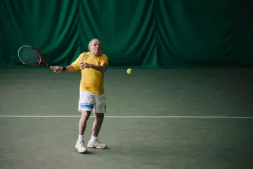​Перша ракетка України і найстаріший тенісист Європи зустрілися в товариському поєдинку