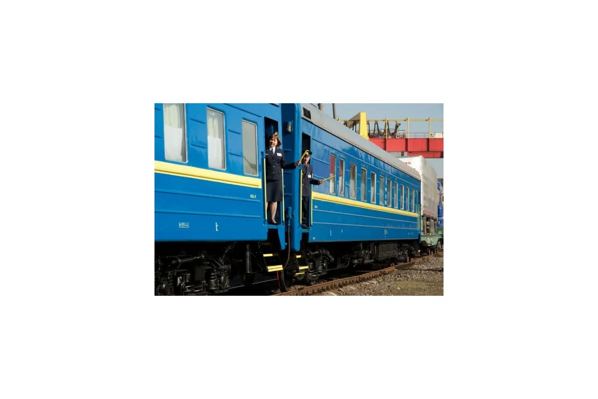 Новини України: В Україні в черговий раз підвищать тарифи на проїзд у поїздах.