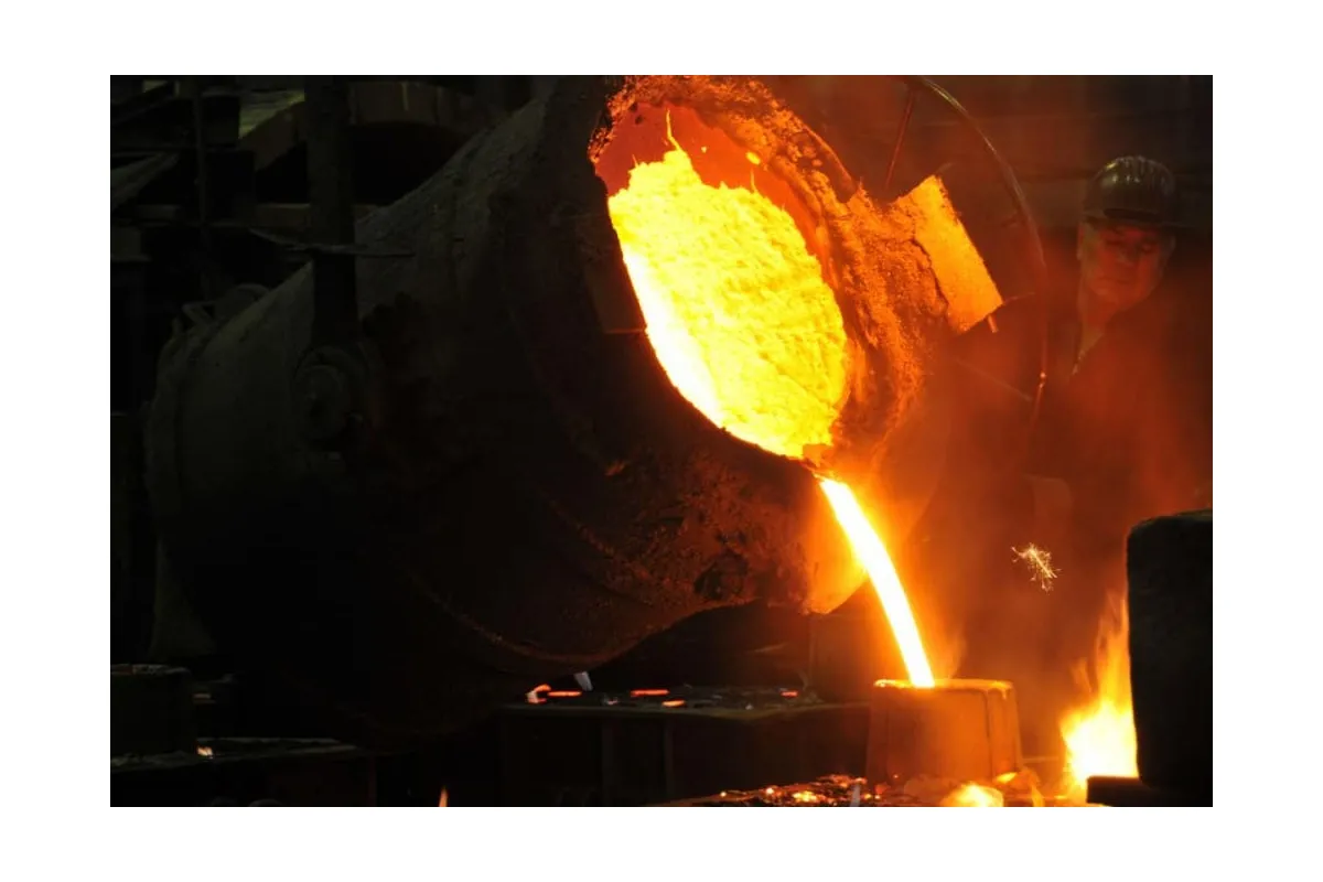 Обсяги виробництва продукції сталеливарної галузі України зменшуються