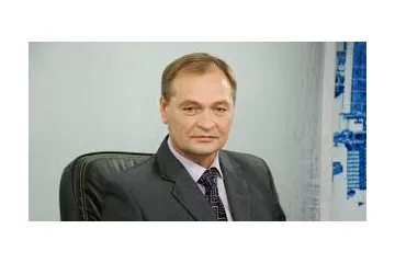 ​Народний депутат Олександр Пономарьов намагався вихопити посвідчення у журналіста