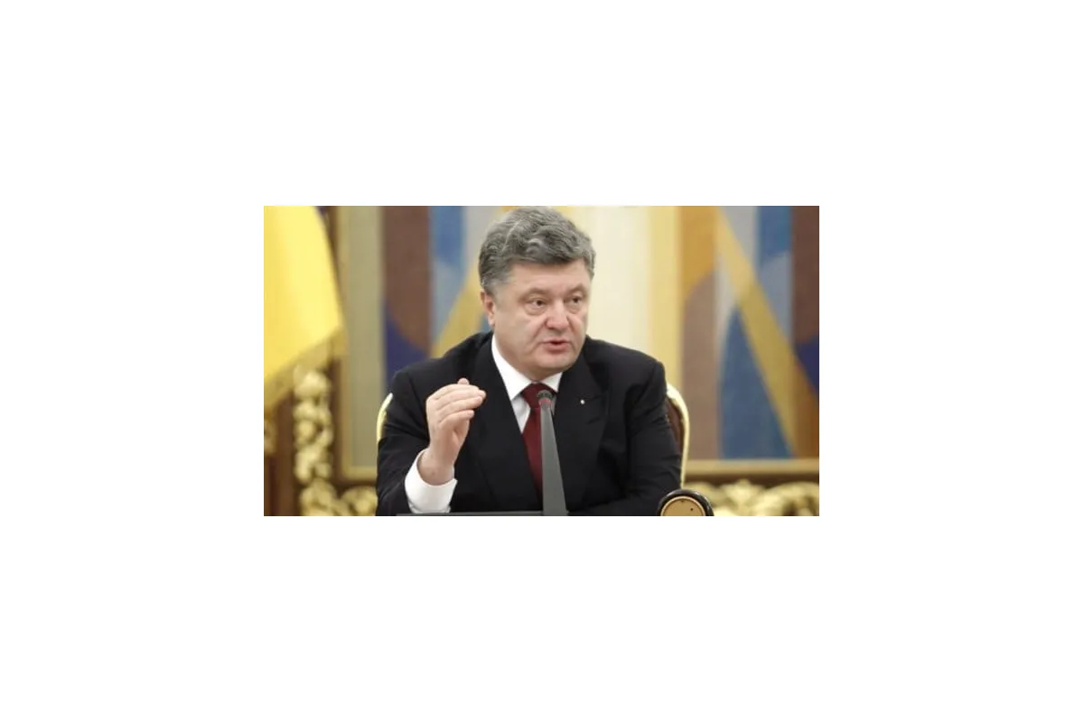 Новини України: Під час наради Порошенко роздавав нові накази силовикам