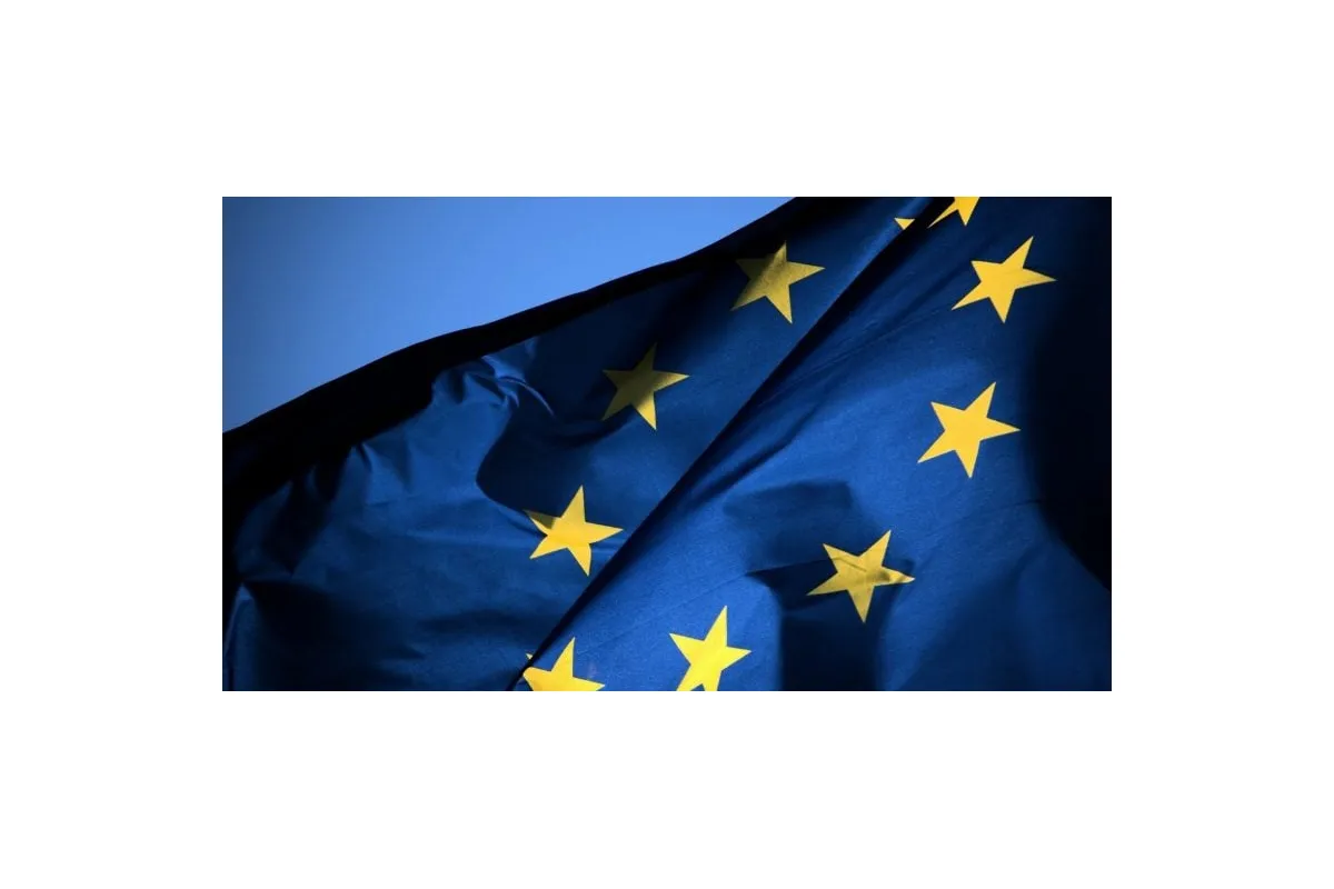 Порошенко оголосив нову дату отримання безвізу з ЄС