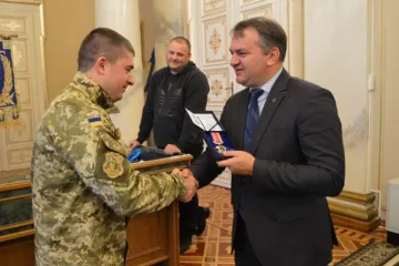 ​На Львівщині учасникам АТО вручили бойові нагороди до Дня захисника України