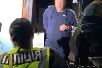 ​Поліція Києва: затримано чоловіка, який у новорічну ніч запускав салюти на Подолі