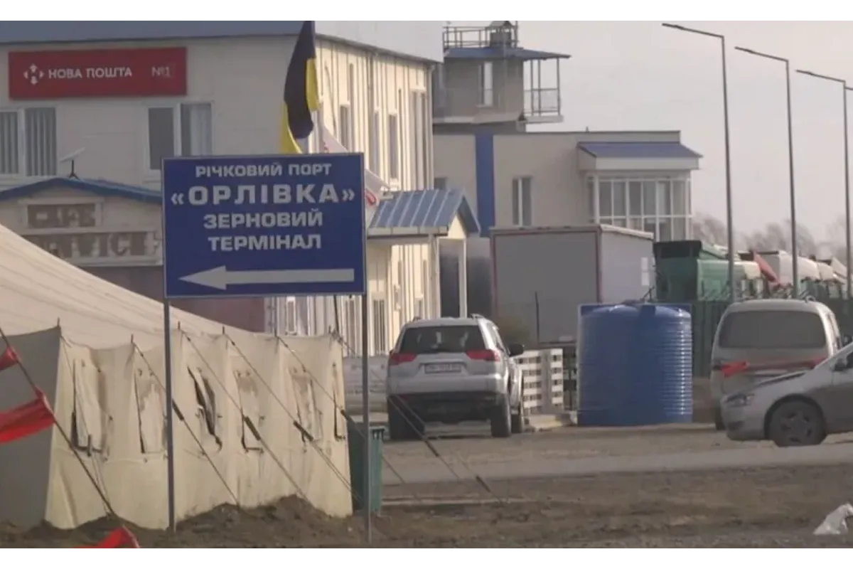 "Хто не платить, той стоїть": перевізники розповіли про побори з гумвантажів на Одеській митниці