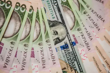​Курс Нацбанка на 1 марта. Доллар в Украине подорожал на копейку, а евро подешевел на 30