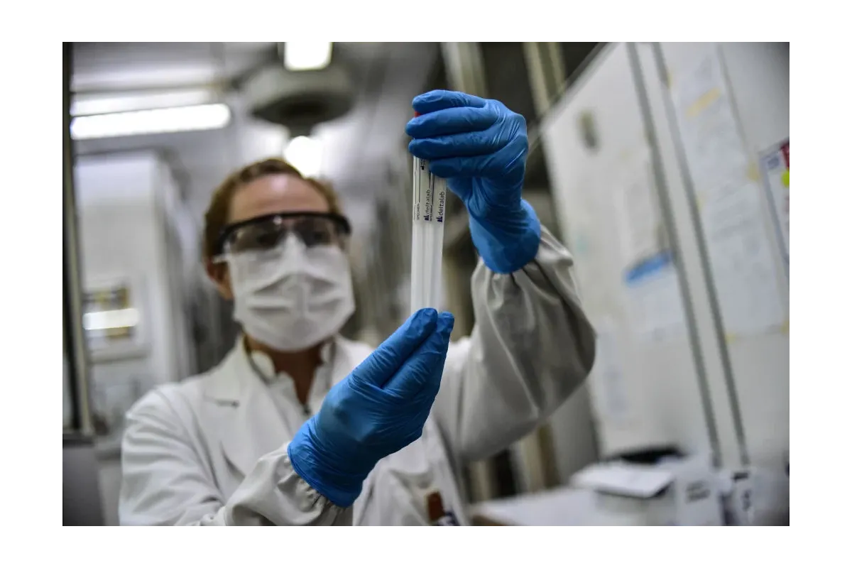 ФБР назвало найімовірнішою причиною пандемії COVID-19 витік із лабораторії в Китаї