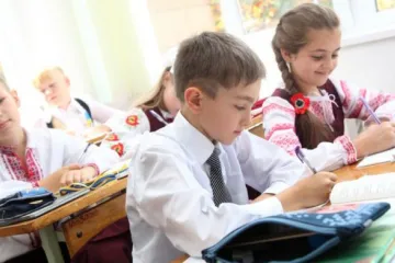​Чому навчають російські автори українських школярів? Запит до МОНу!
