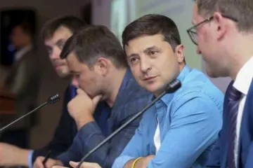 ​ 			 	  	Зеленский предлагает разрешить обыски у нардепов без согласия парламента 	  	 	  