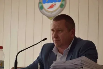 ​ 			 	  	В Николаеве депутат-радикал угрожал полицейским, защищая виновника ДТП с пострадавшими 	  	 	  