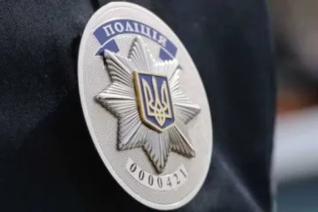 ​ 			 	  	Под Харьковом полицейские подбросили мужчине оружие и завели на него уголовное дело 	  	 	  