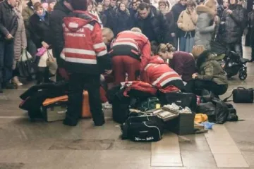 ​В киевском метро умерла 9-летняя девочка
