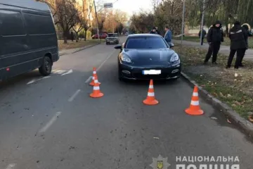 ​ 			 	  	В Ужгороде элитный автомобиль Porsche сбил 12-летнюю девочку 	  	 	  