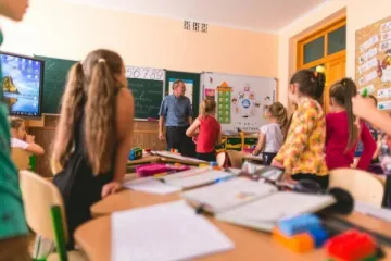 ​ 			 	  	В Украине начали штрафовать за школьные прогулы, названы суммы 	  	 	  