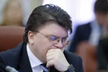 ​ 			 	  	В декларации министра Жданова появился “приз от банка” и элитное авто 	  	 	  
