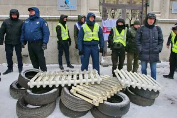 ​Без отопления: в Украине начались «холодные бунты»