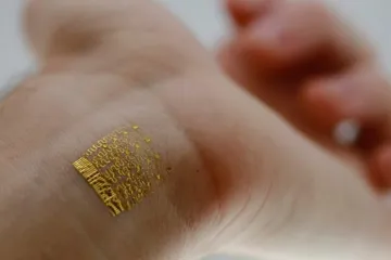 ​В Швеции 3500 человек согласились вживить под кожу чип, которым можно платить за товары