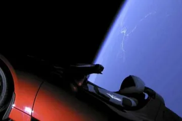 ​Falcon Heavy успешно запущена, Tesla уже в открытом космосе