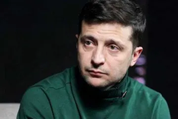 ​ 			 	  	В Киеве активист поймал Зеленского за обедом, чтобы рассказать о вырубке парка 	  	 	  