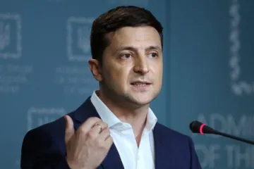 ​Зеленский пообещал надбавки медикам в 300%