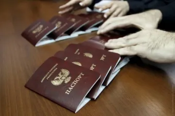 ​Фашик Донецкий: cпециальный выпуск о паспортах РФ на Донбассе
