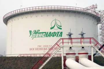 ​ 			 	  	Фирмы из окружения Ахметова и Пашинского выиграли 400-миллионный тендер «Укртранснафты» 	  	 	  