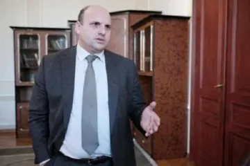 ​ 			 	  	Суд оставил в должности главу Черновицкого облсовета, пойманного на взятке 	  	 	  